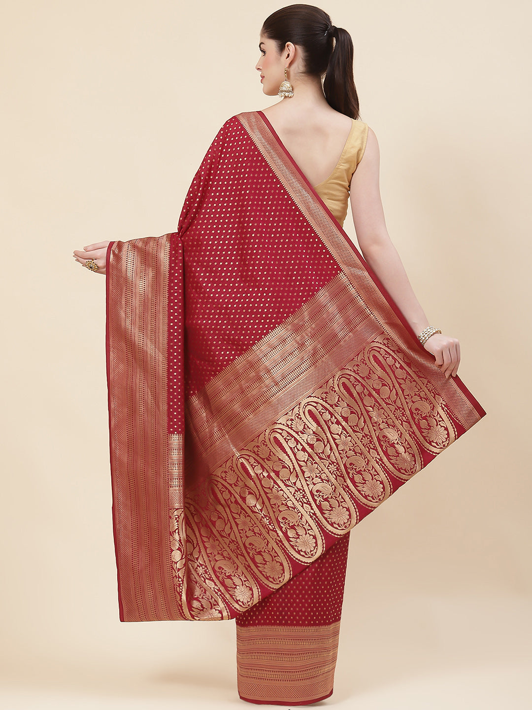 Zari Border Booti Handloom Woven Saree