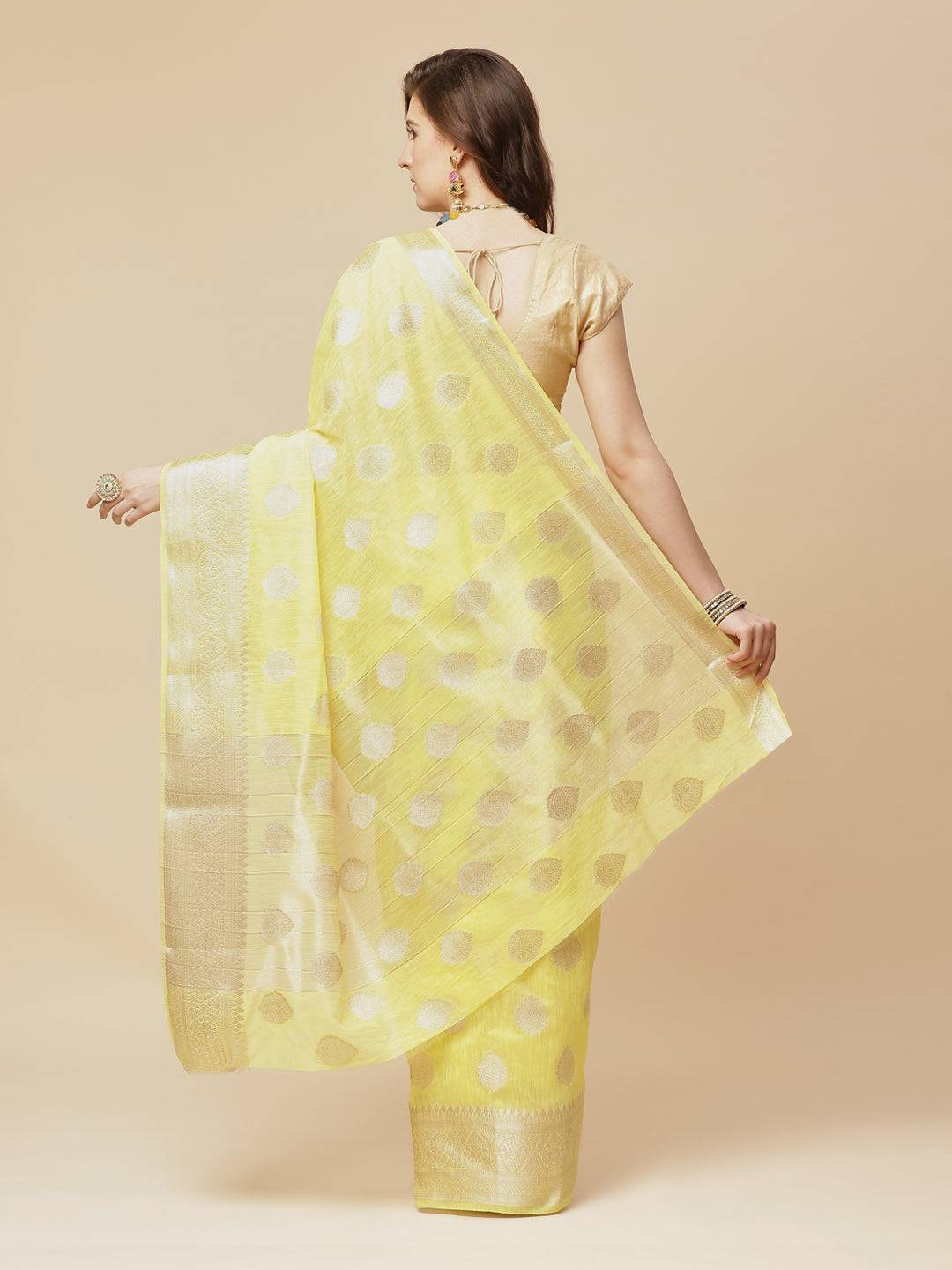 Zari Border Booti Art Handloom Woven Saree