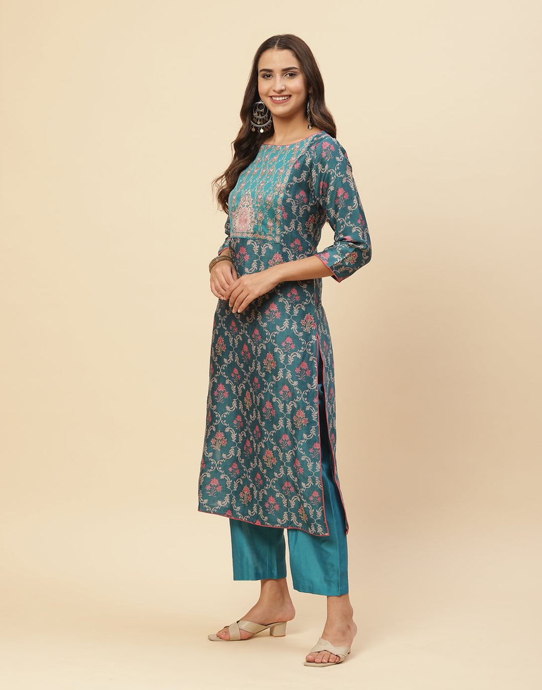 Zari Embroidered Chanderi Kurti With Pant