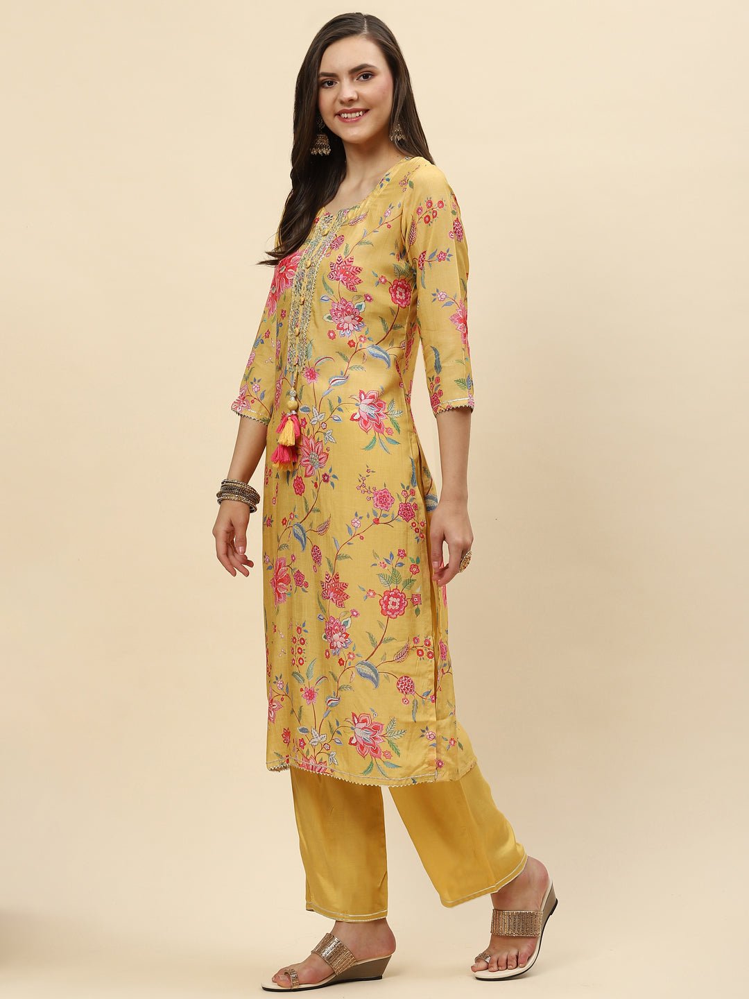 Neck Patti &amp; Floral Printed Muslin Kurta With Pants