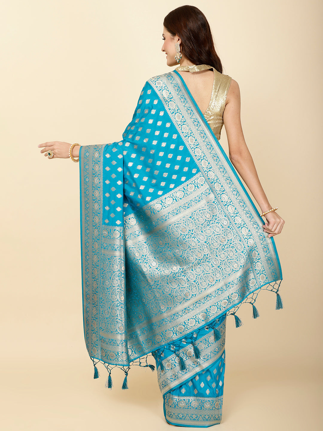 Zari Border Booti Woven Handloom Saree