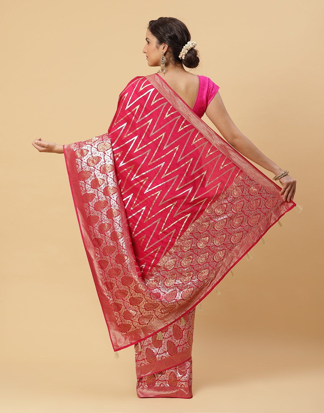 Zari Jaal Banarsi Plain Saree