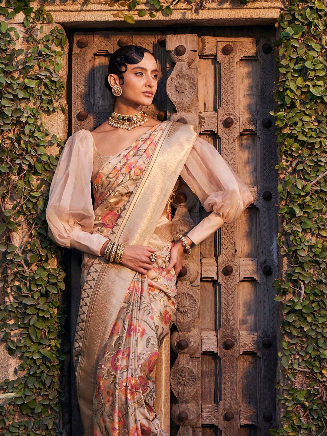 Floral Zari Jaal Organza Woven Saree