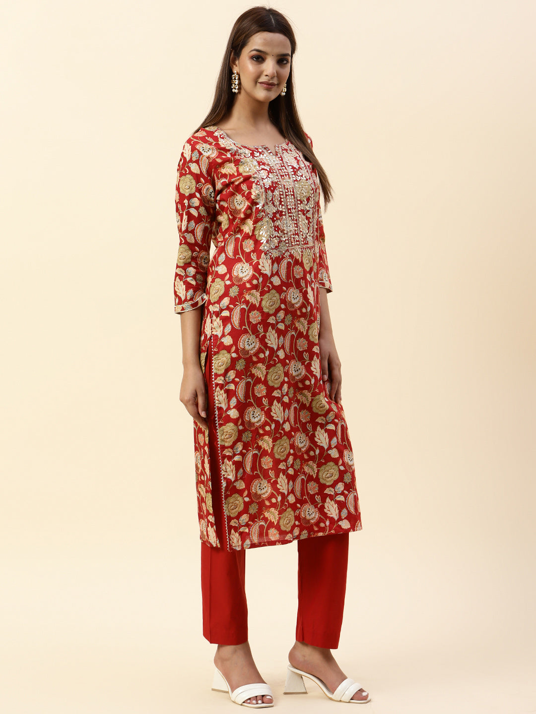 Printed &amp; Neck Embroidered Muslin Kurta With Pants