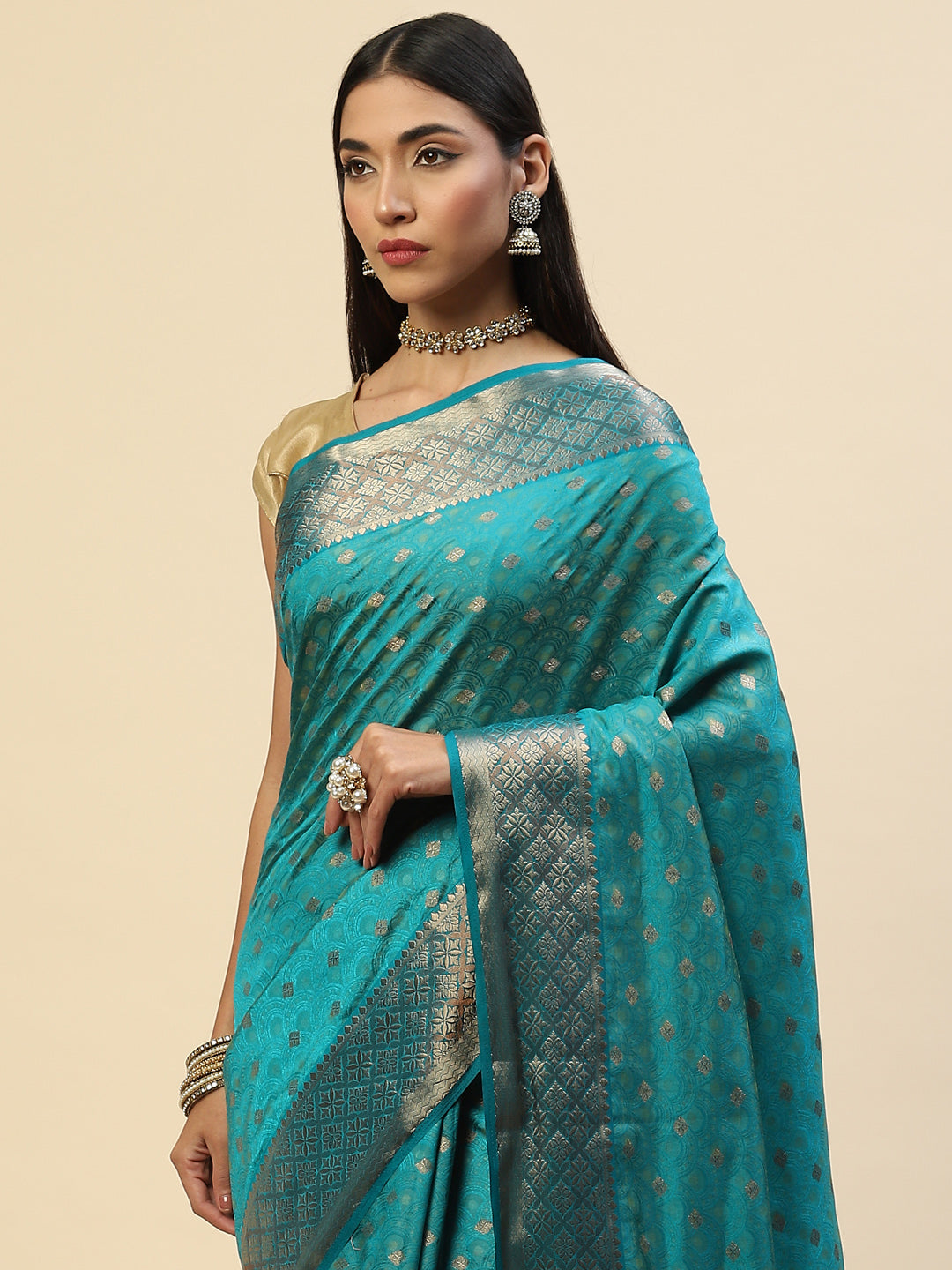 Zari Border Booti Handloom Woven Saree