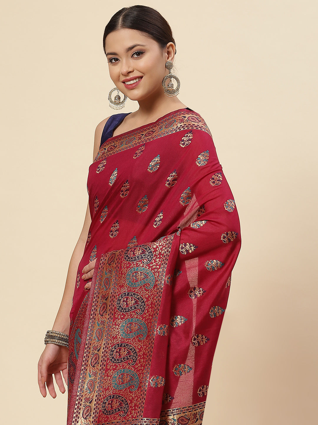 Zari Border Booti Handloom Woven Saree