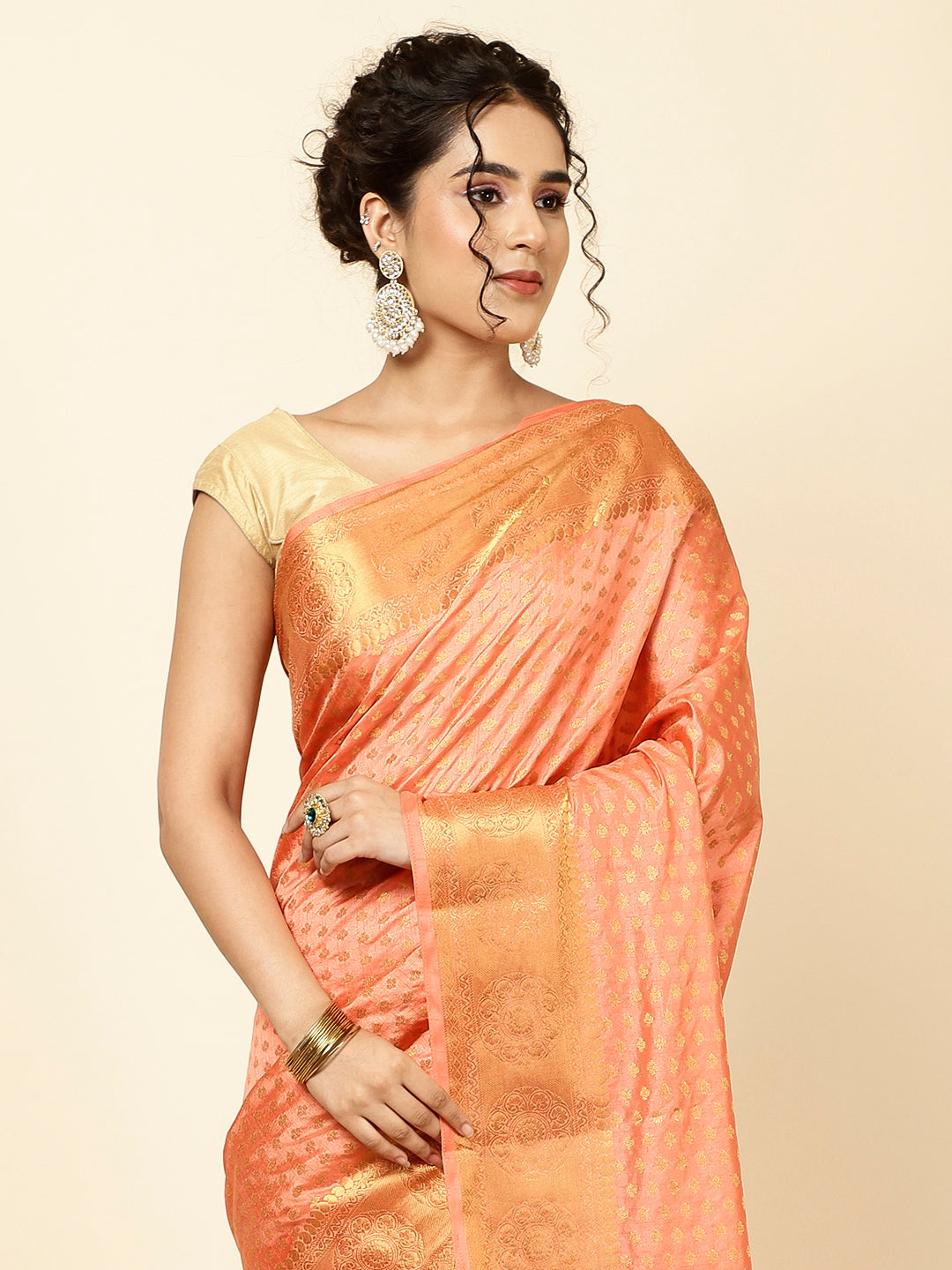 Zari Border Booti Woven Handloom Saree