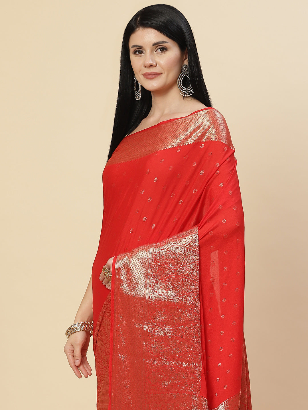 Zari Booti Crepe Plain Saree
