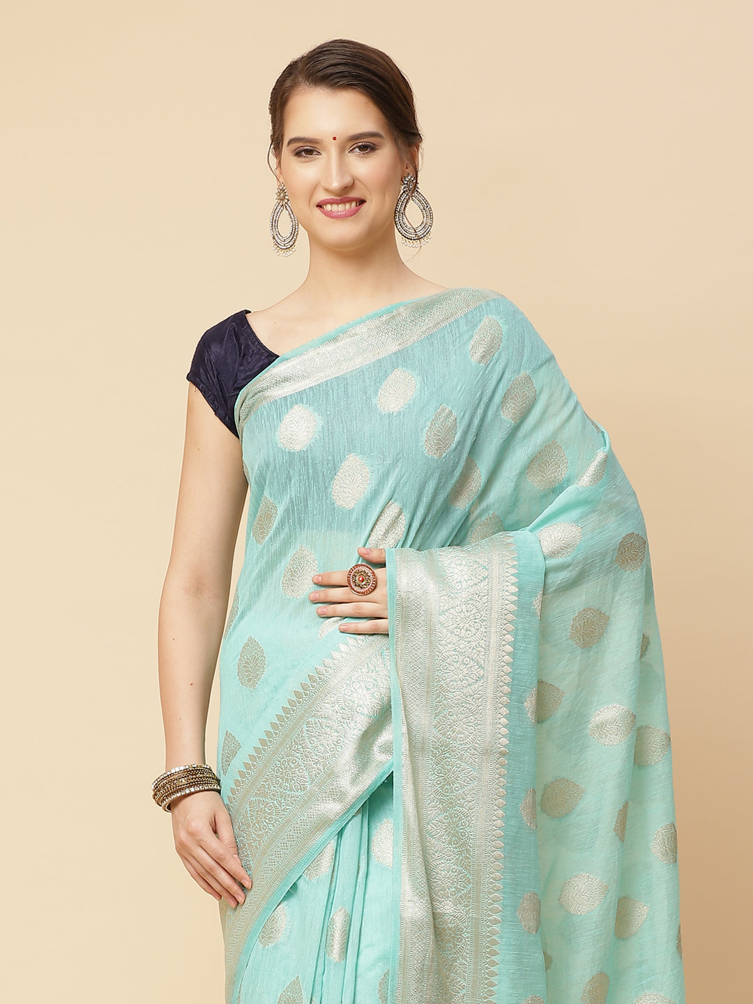 Zari Border Booti Art Handloom Woven Saree