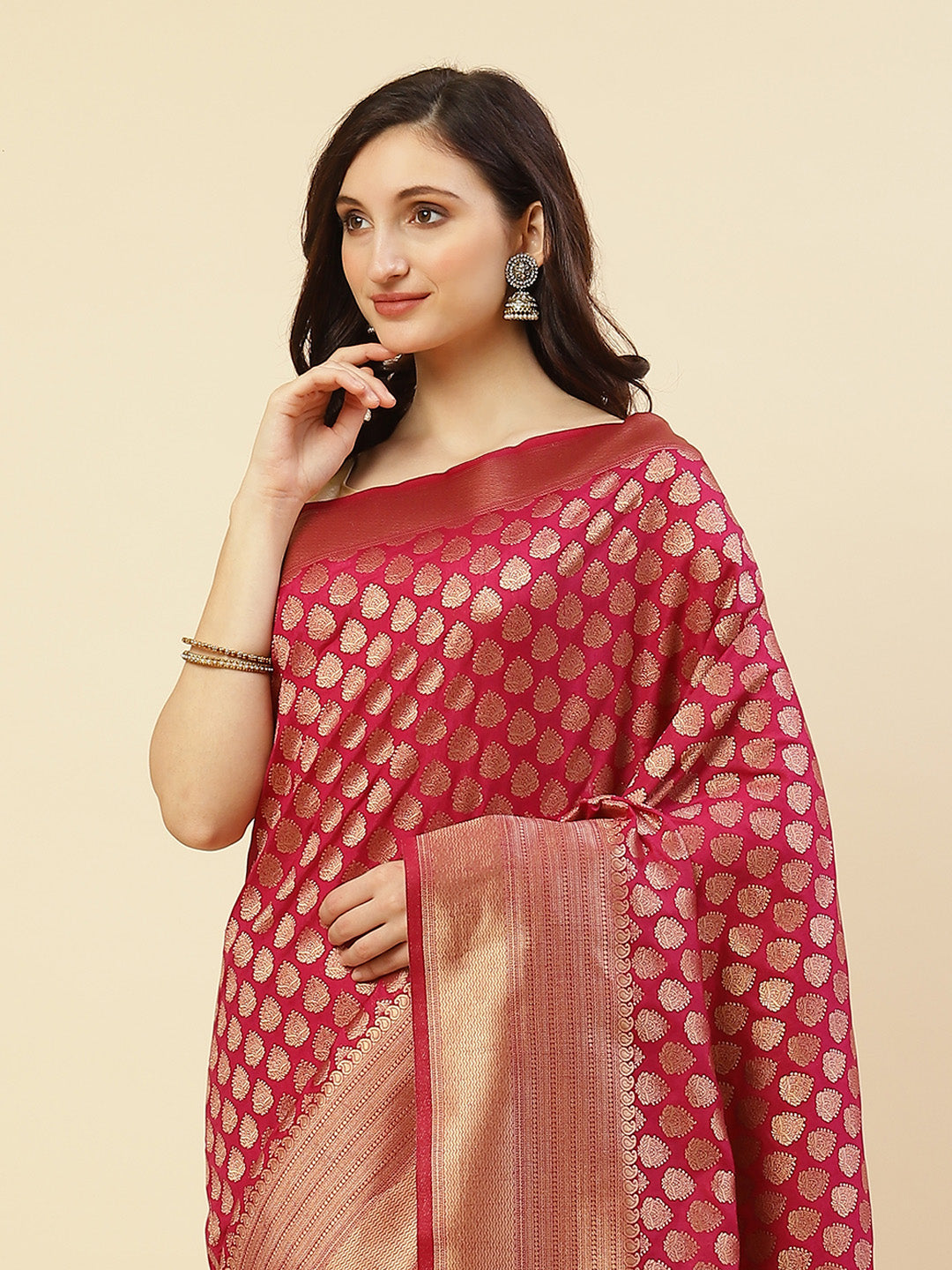 Zari Booti Border Woven Art Handloom Saree
