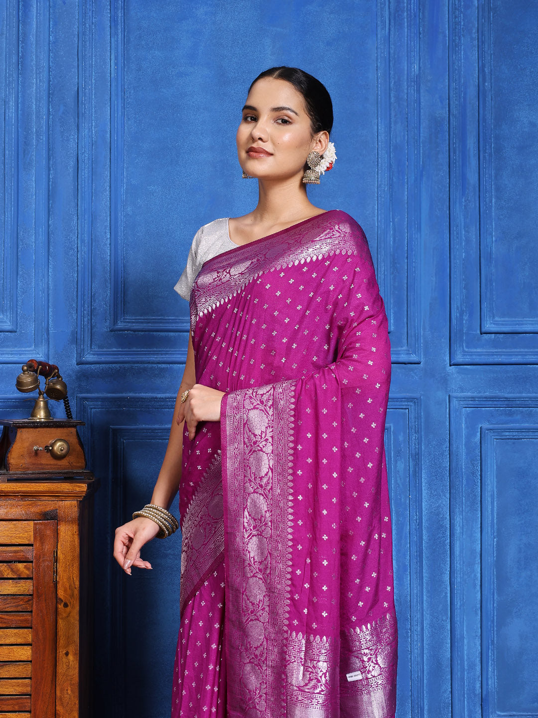Zaari Jaal Crepe Saree