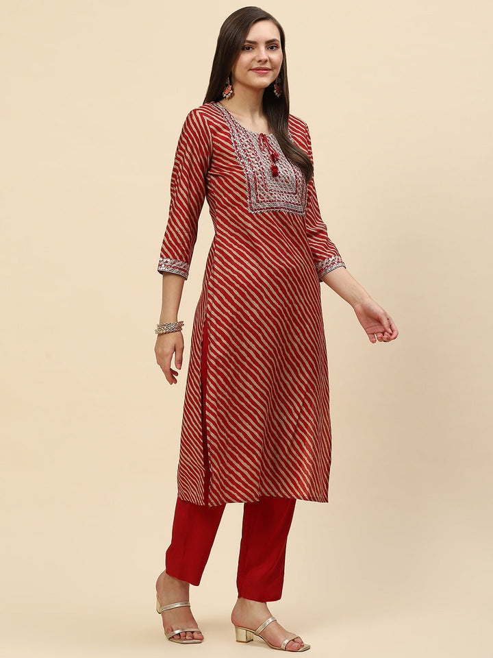 Neck Embroidered &amp; Lehriya Muslin Kurta With Pants
