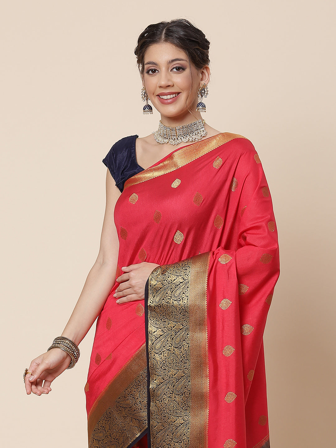 Zari Border Booti Art Handloom Woven Saree