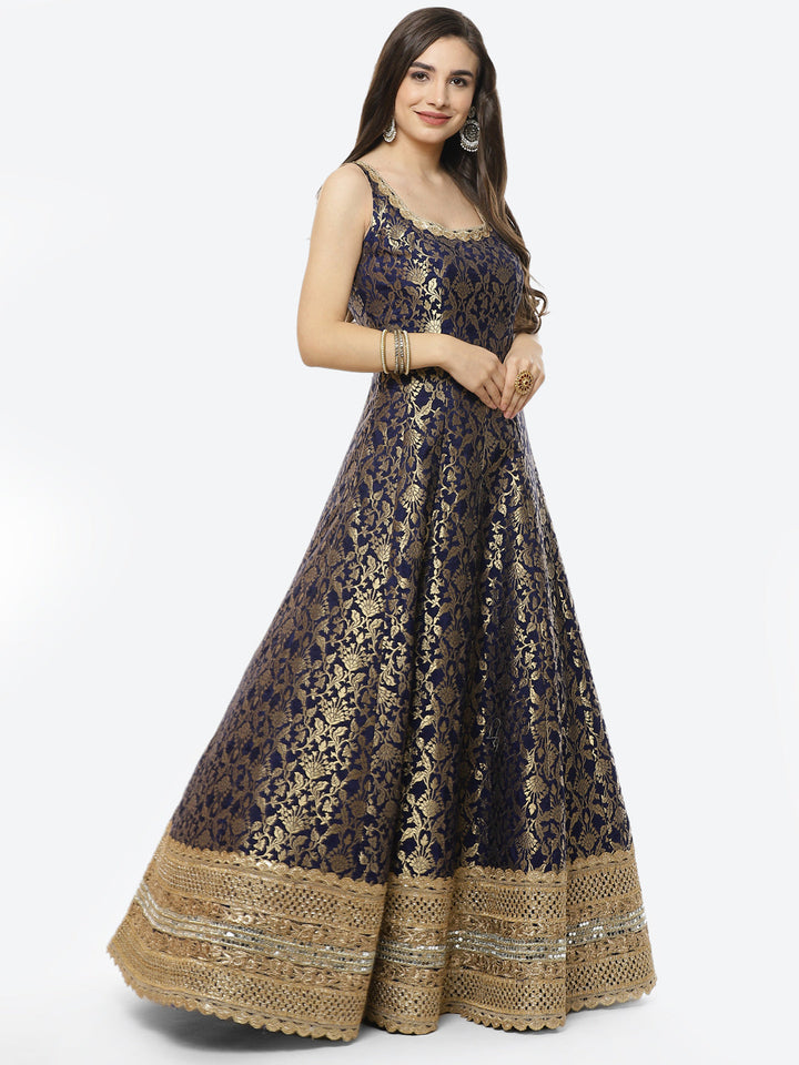 Zari Jaal Banarasi Handloom Stitched Anarkali Kurti With Net Dupatta