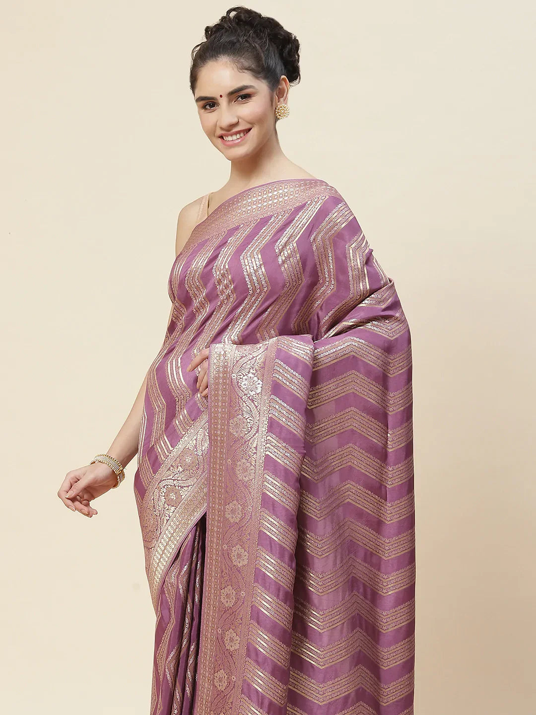 Zari Jaal Handloom Woven Saree