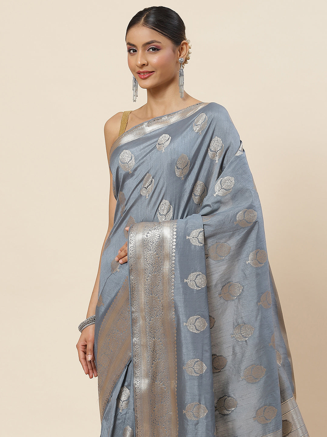 Zari Booti Woven Handloom Saree