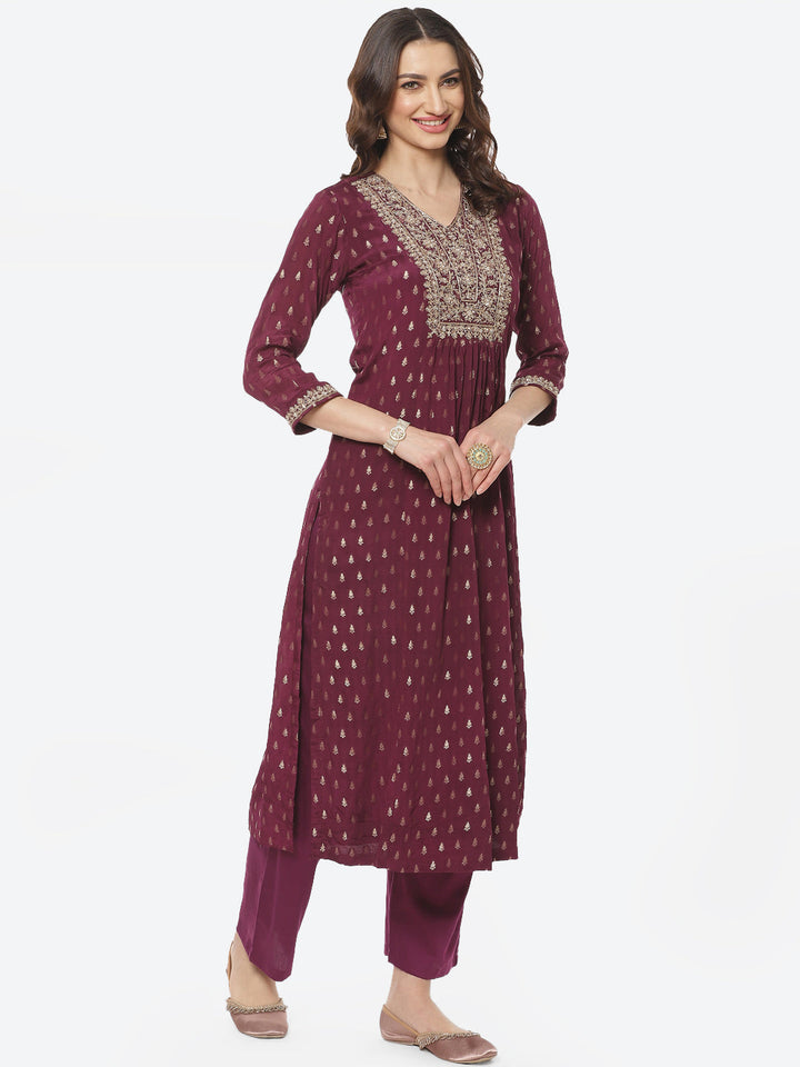 Embroidered Neck Zari Crepe Kurti With Pant