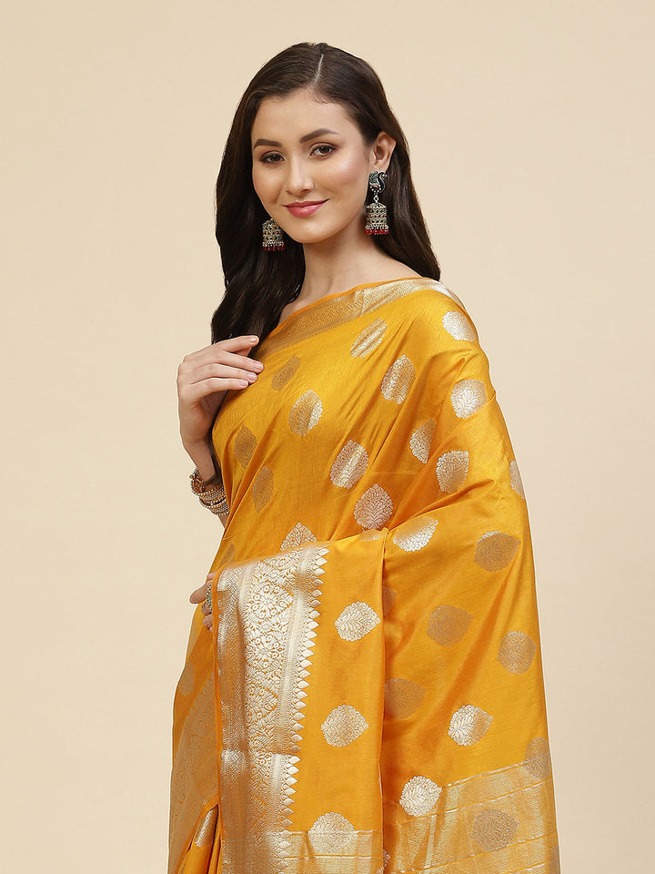 Zari Border Booti Handloom Woven Saree