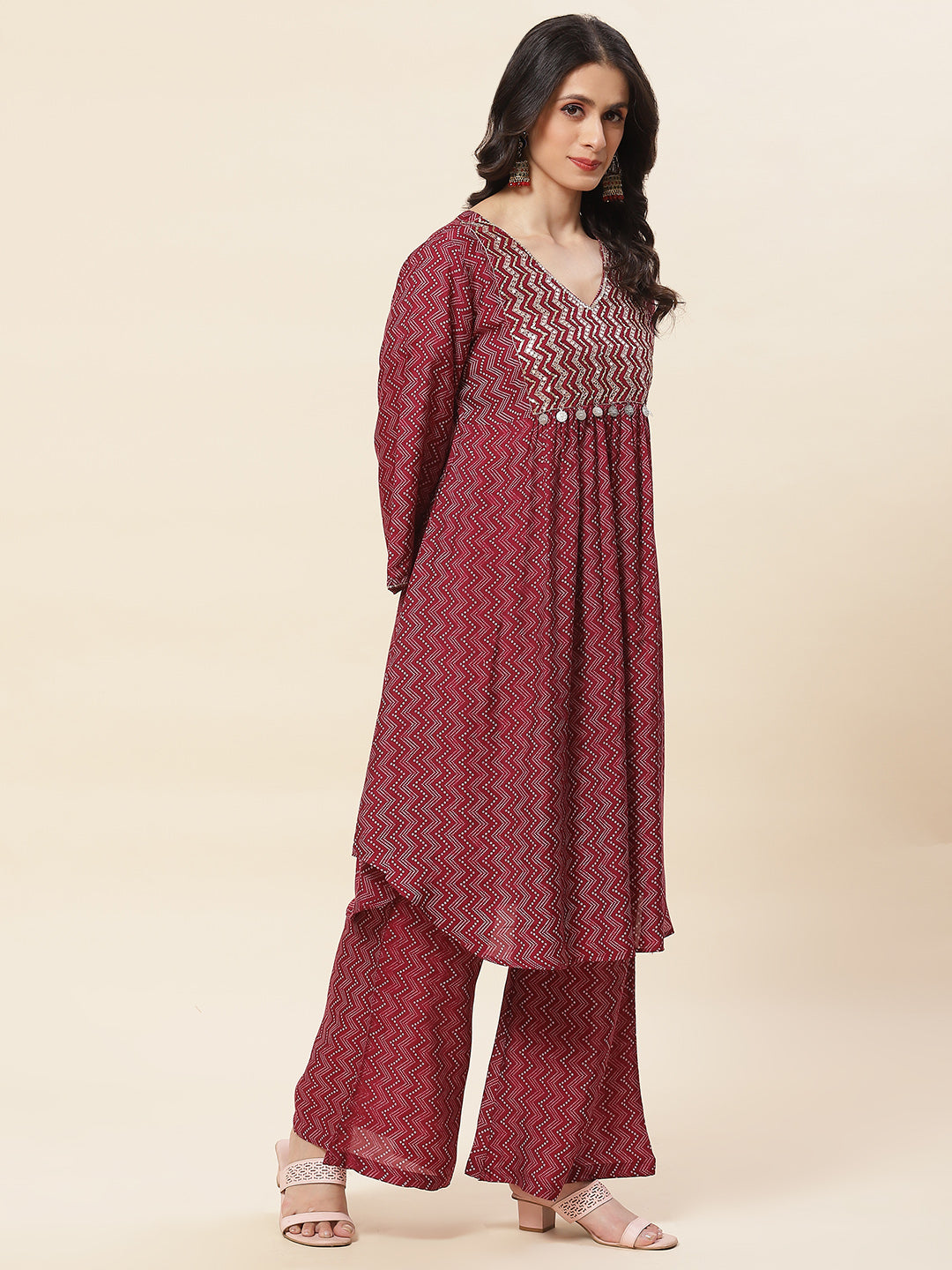 Printed &amp; Neck Embroidered Muslin Kurta With Pants