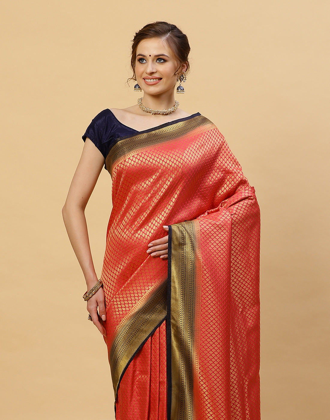Zari Border Booti Art Handloom Woven Saree