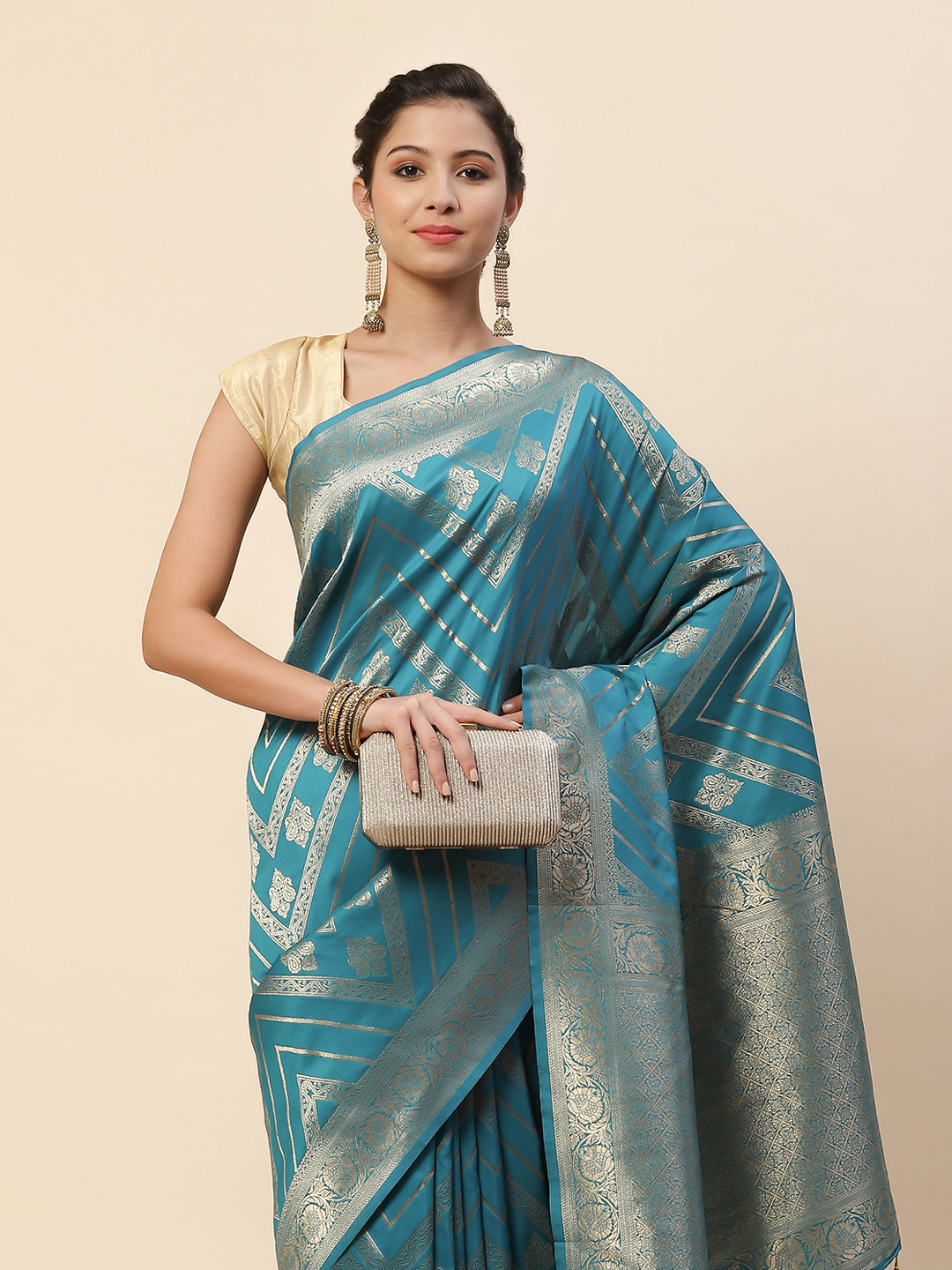 Zari Zaal Art Handloom Woven Saree