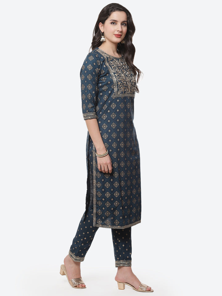 Zari Work Cotton Muslin Kurti Printed Pant And Dupatta