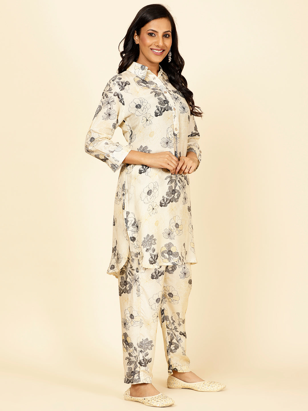 Floral Printed Muslin Kurti With Pants