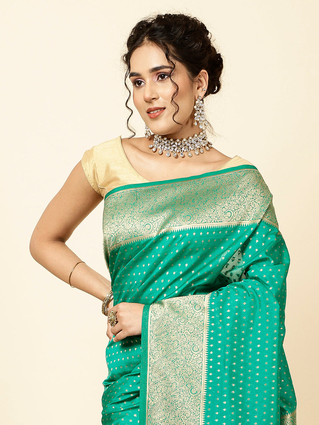 Zari Border Booti Woven Handloom Saree