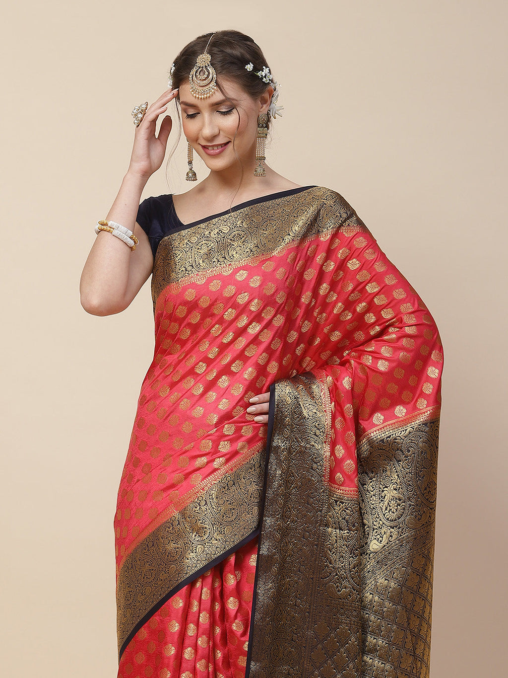 Zari Border Booti Art Handloom Woven Saree