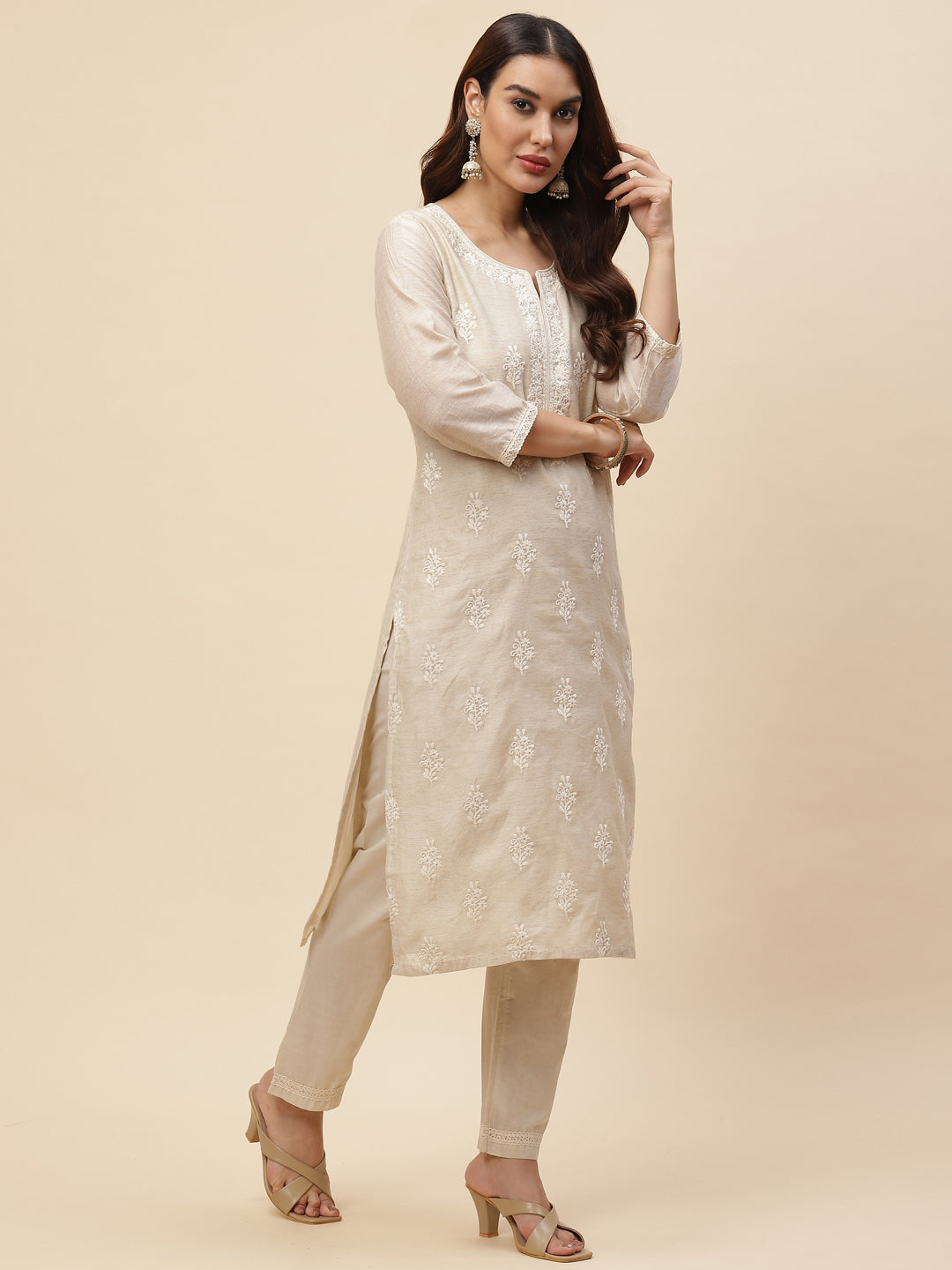 Resham Booti Chanderi Kurta With Pants &amp; Dupatta