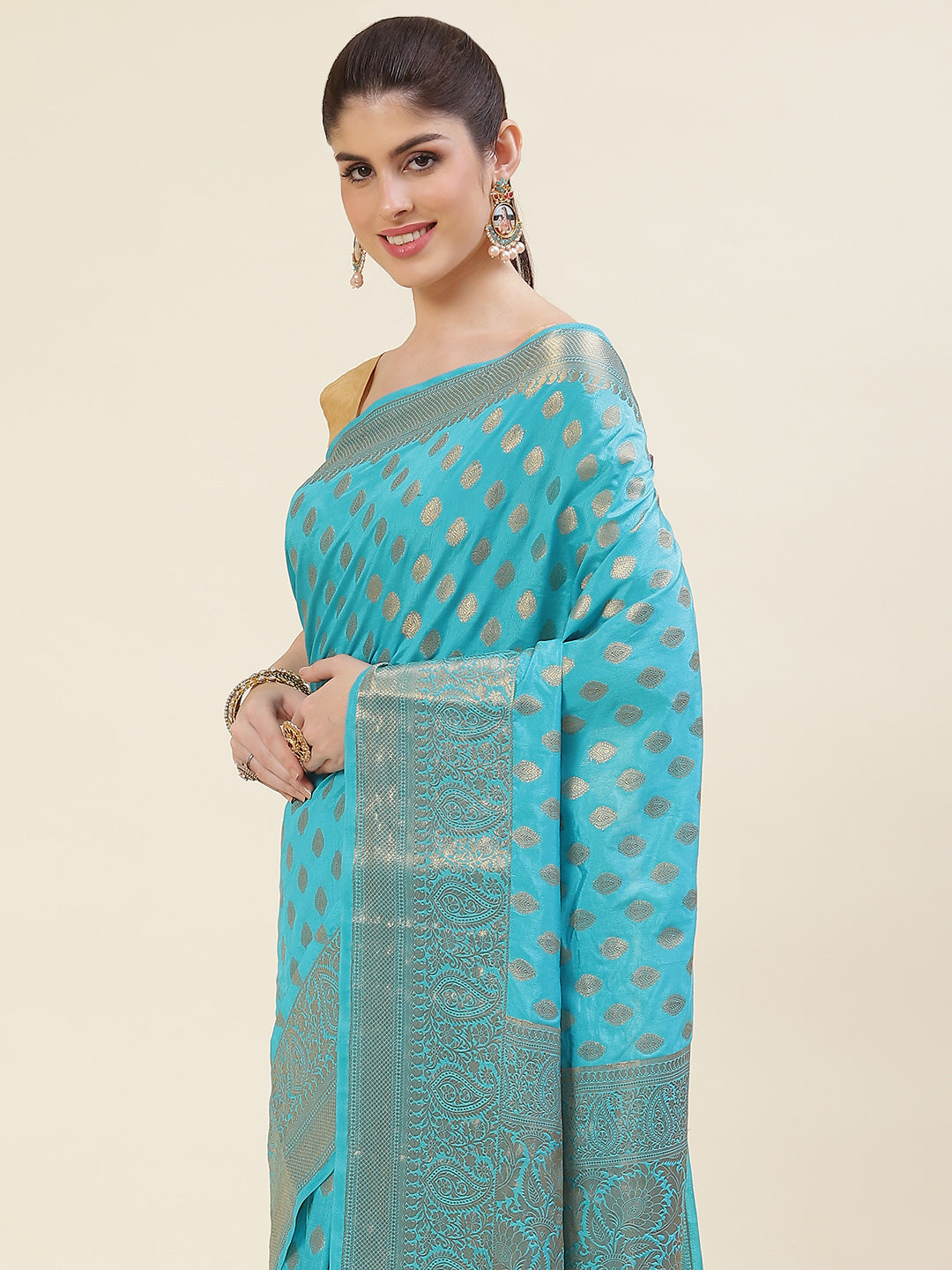 Zari Border Booti Handloom Woven Saree