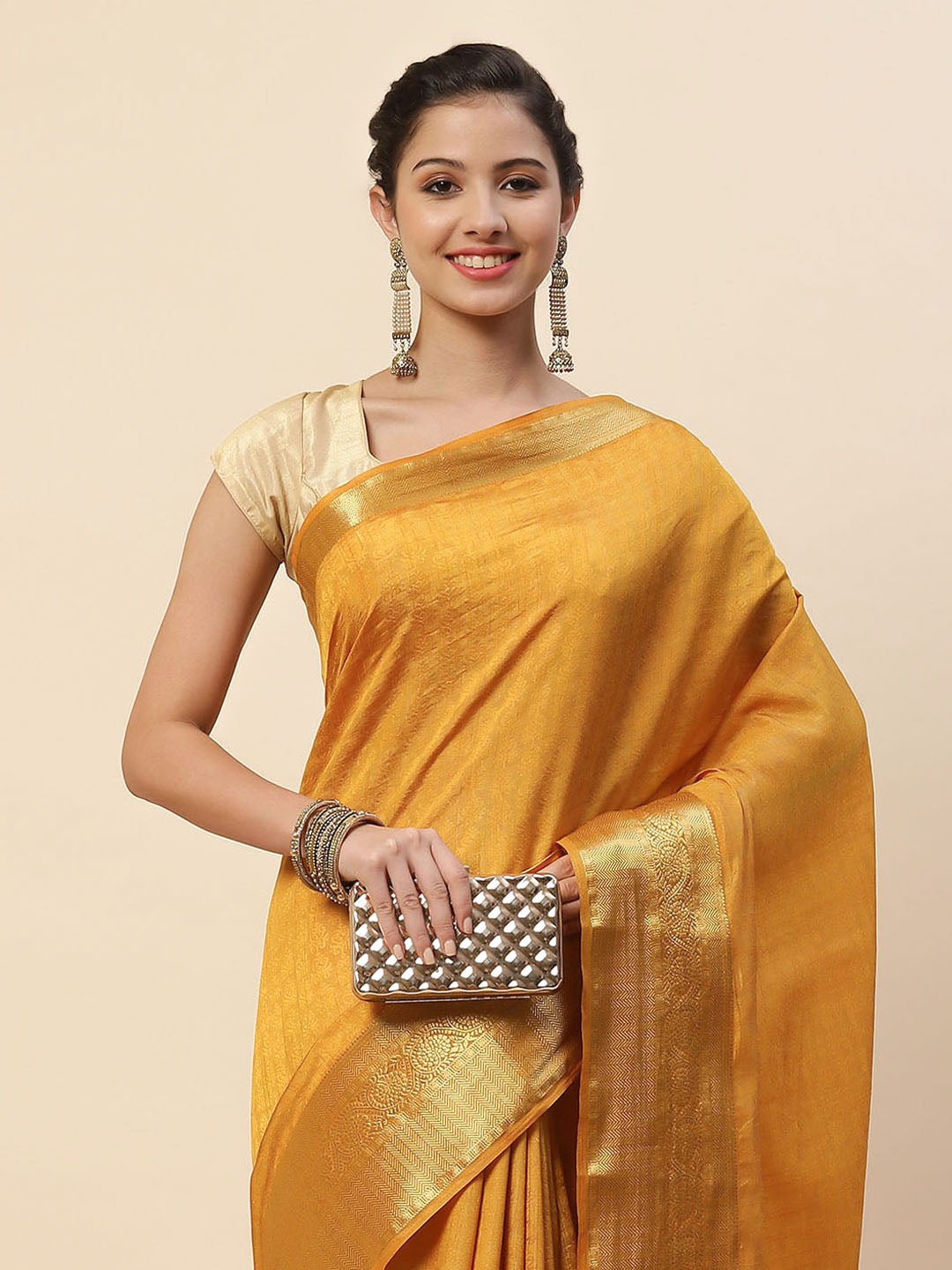 Plain Zari Border Art Handloom Woven Saree