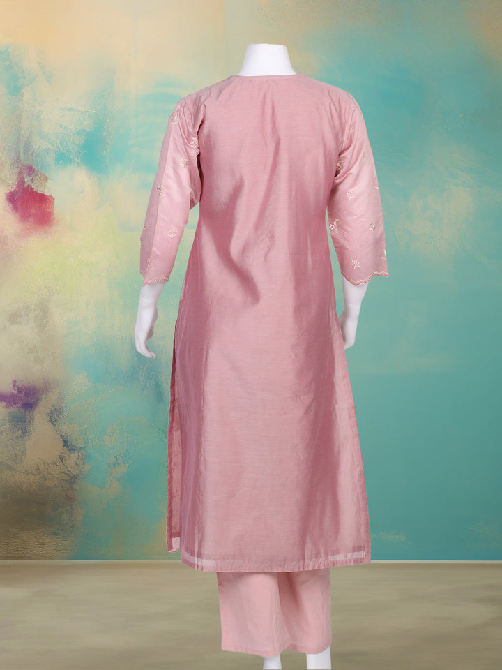 Embroidered Chanderi Kurta With Pant &amp; Dupatta