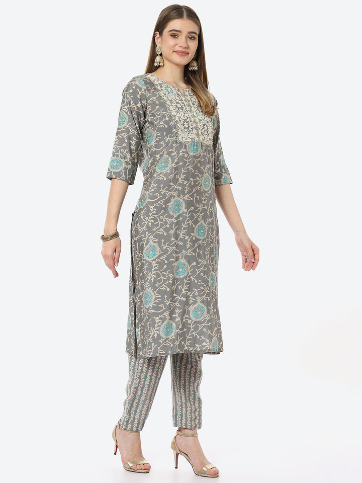 Resham Zari Neck Embroidered Printed Chanderi Kurta With Pant