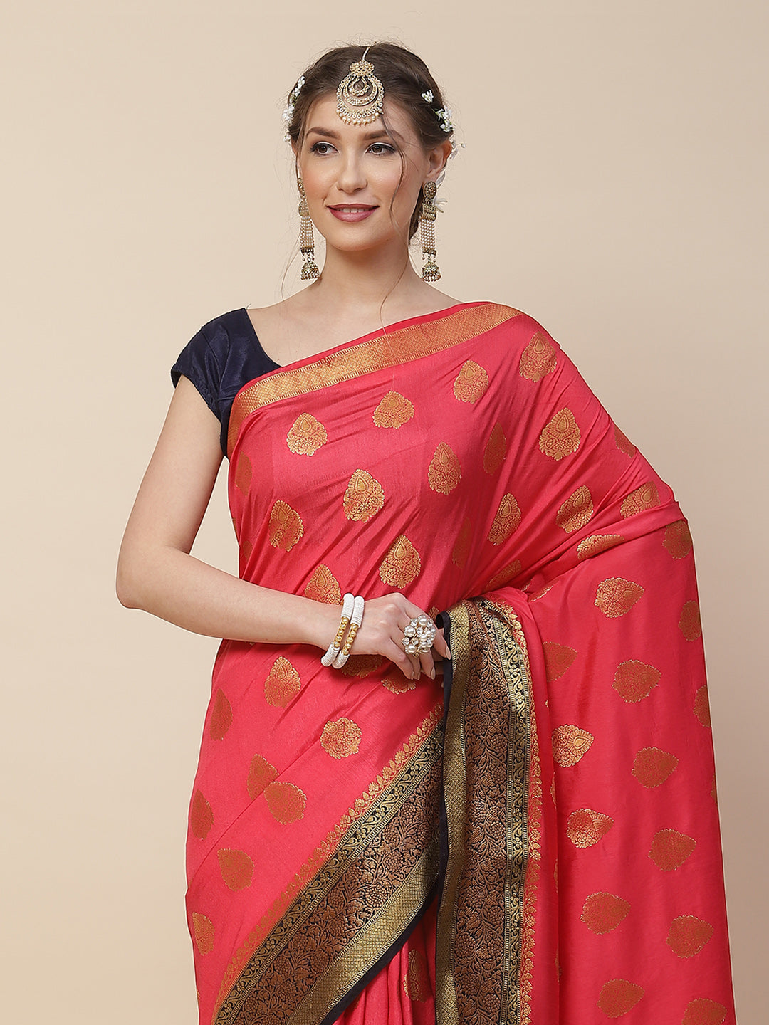 Zari Border Booti Art Handloom Woven Saree