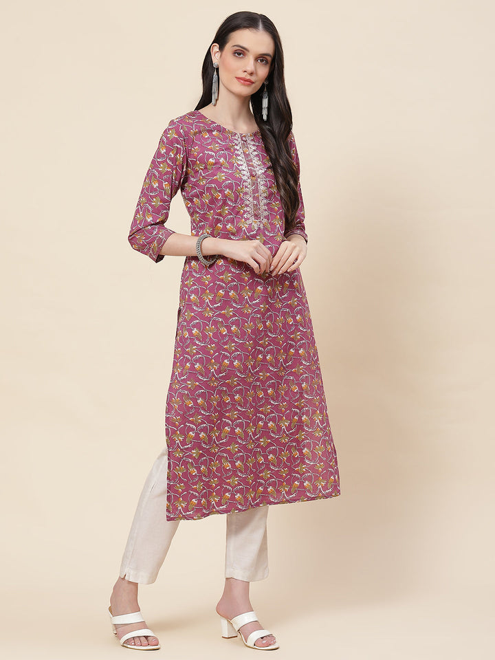 Printed &amp; Neck Embroidered Cotton Kurta