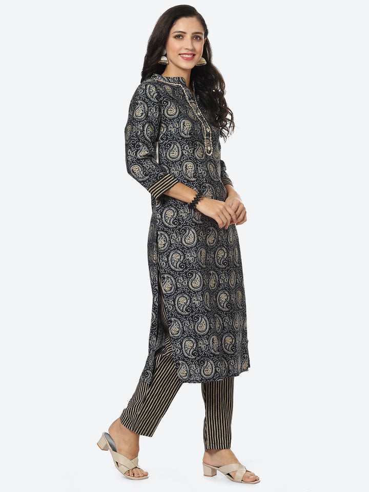 Paisley Printed Muslin Kurti With Pant