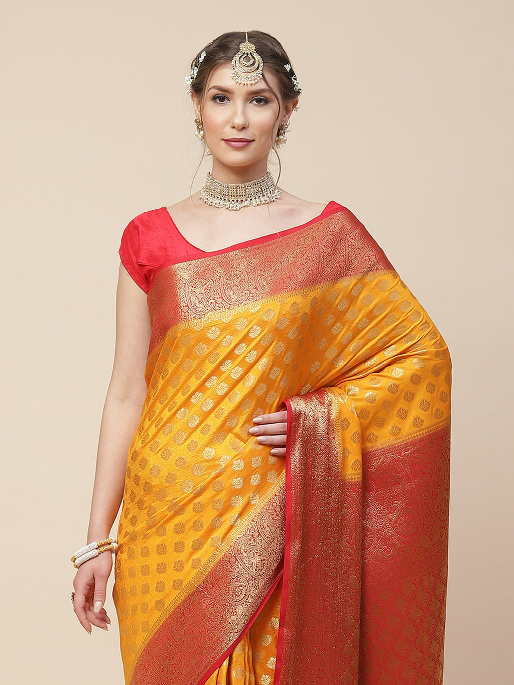 Zari Border Booti Art Handloom Woven Saree