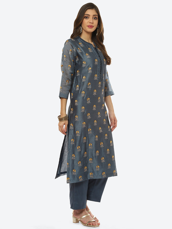 Resham Booti Cotton Kurta With Pant &amp; Dupatta