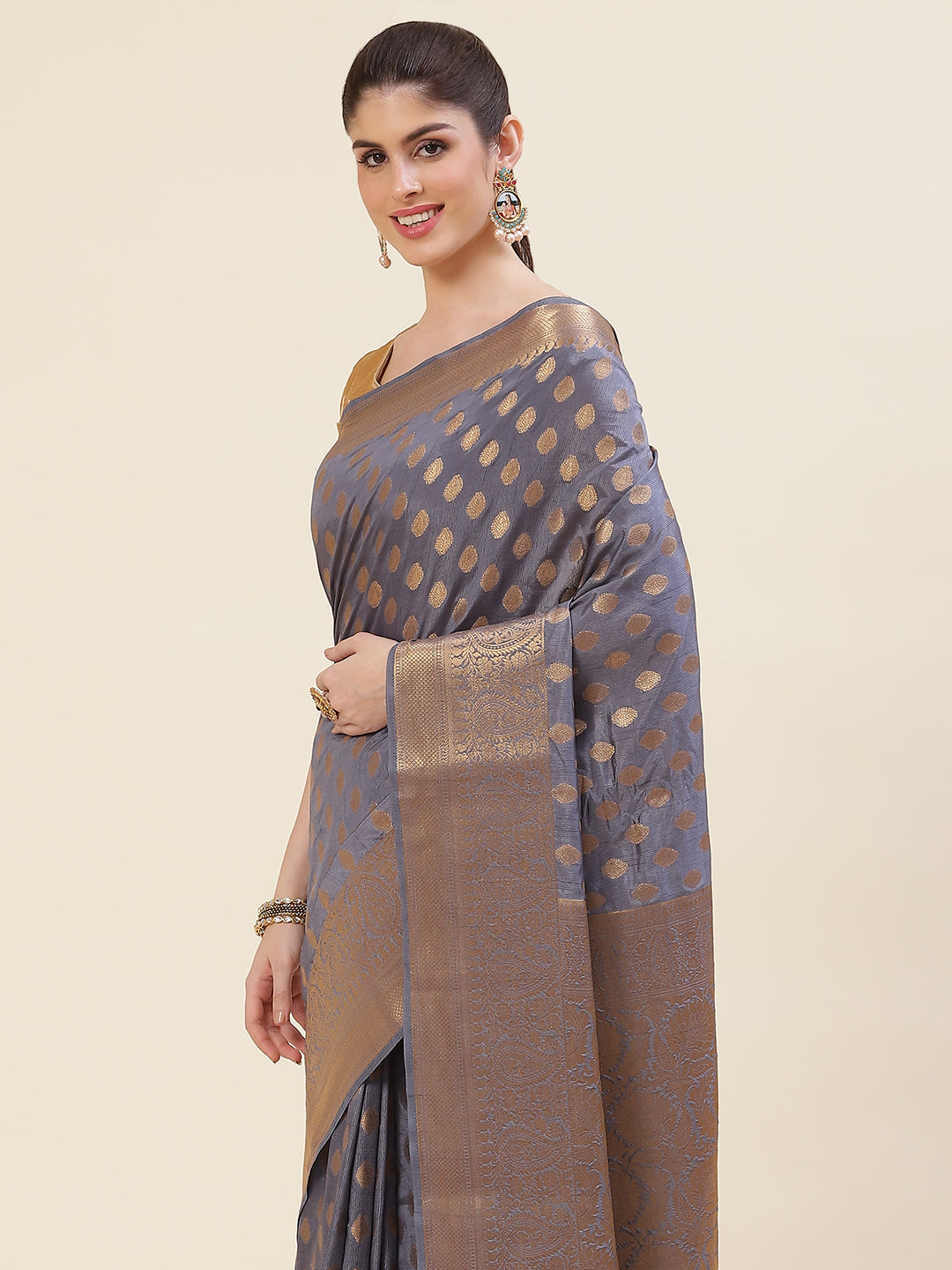 Zari Border Booti Handloom Woven Saree