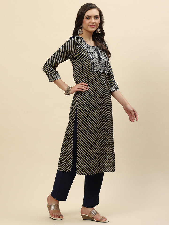 Neck Embroidered &amp; Lehriya Muslin Kurta With Pants