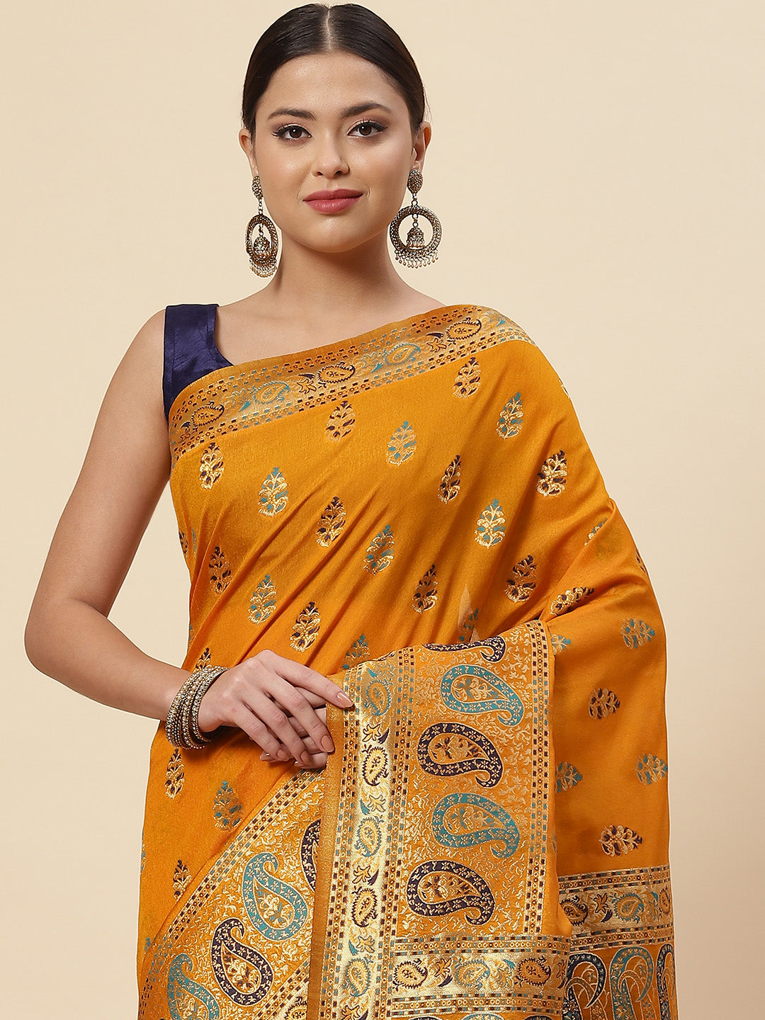 Zari Border Booti Handloom Woven Saree
