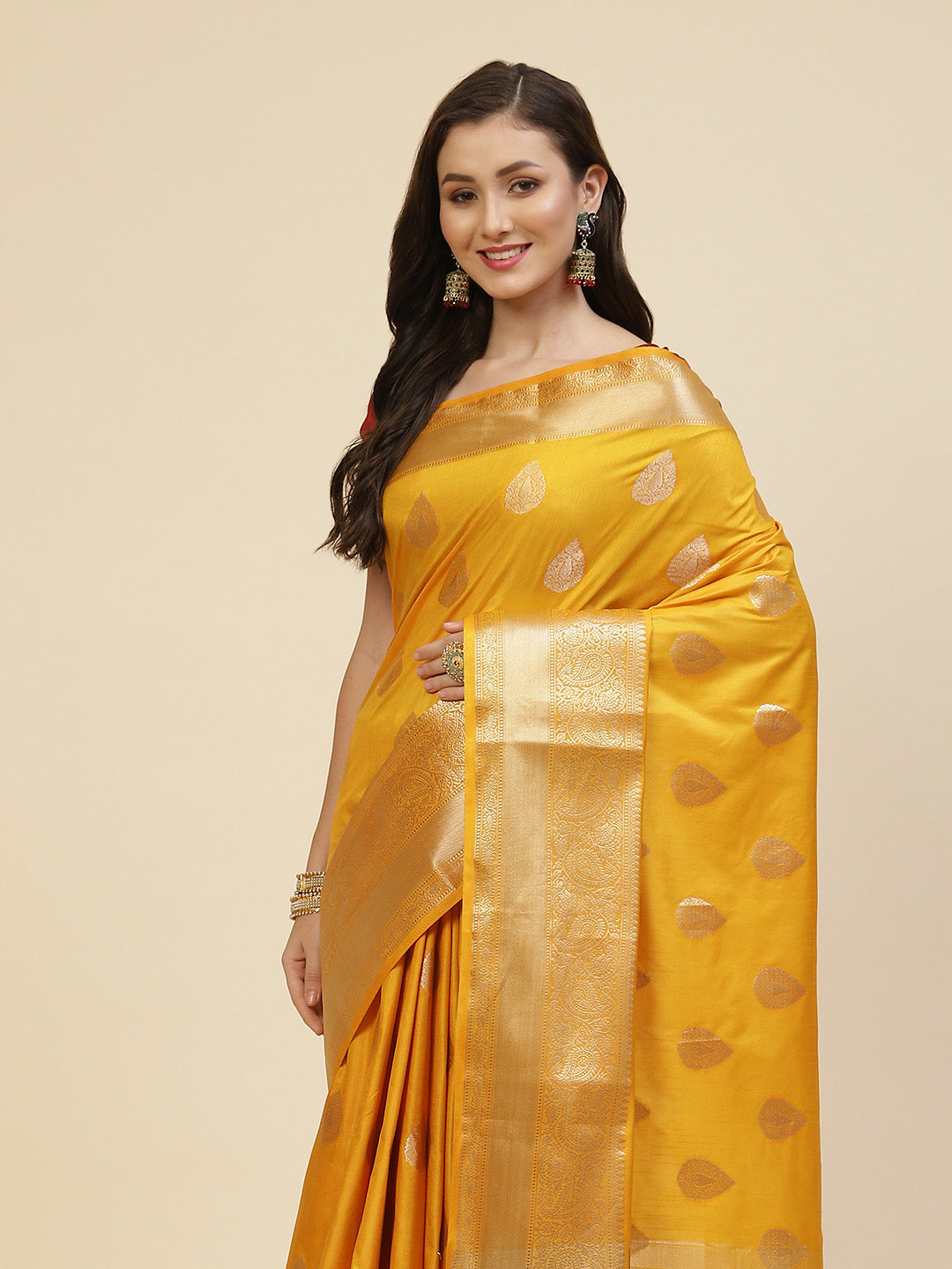 Zari Border Booti Handloom Woven Saree