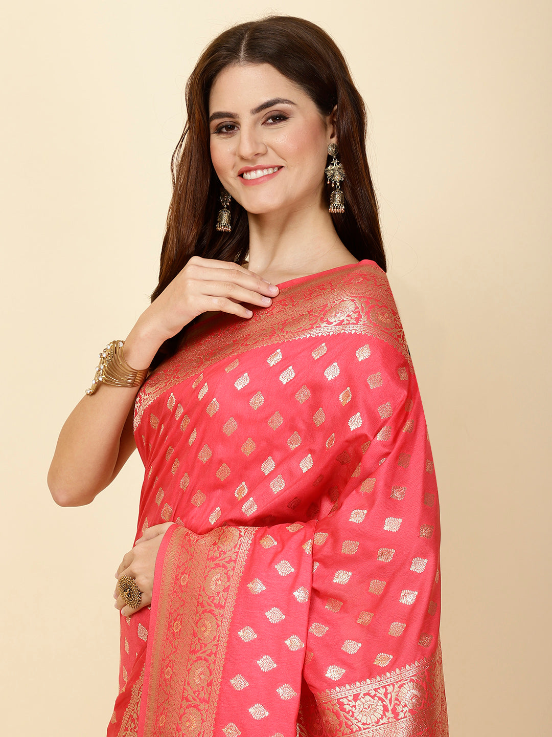 Zari Border Booti Woven Handloom Saree