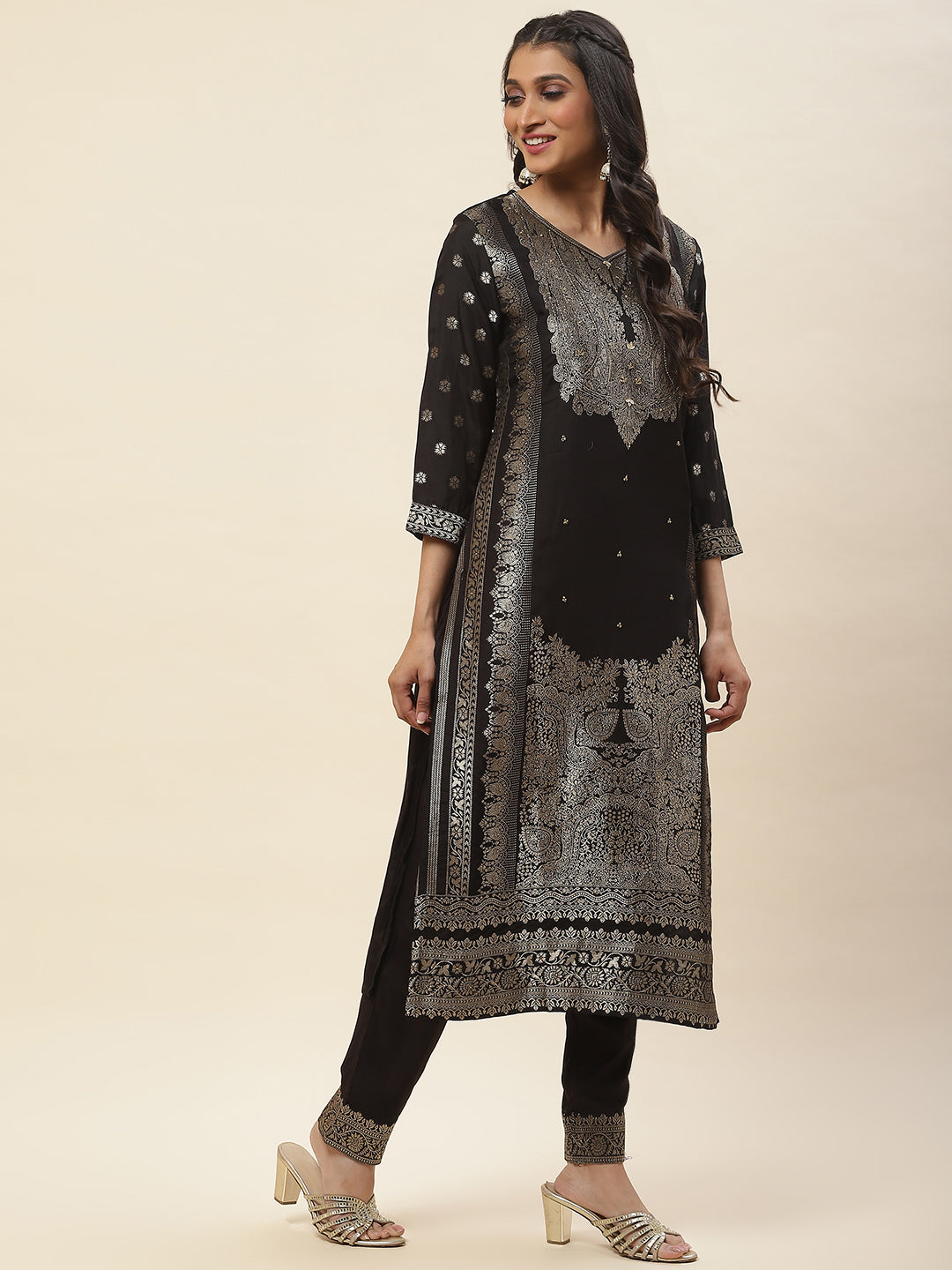 Zari Jaal Embroidered Chanderi Kurta With Pants &amp; Dupatta