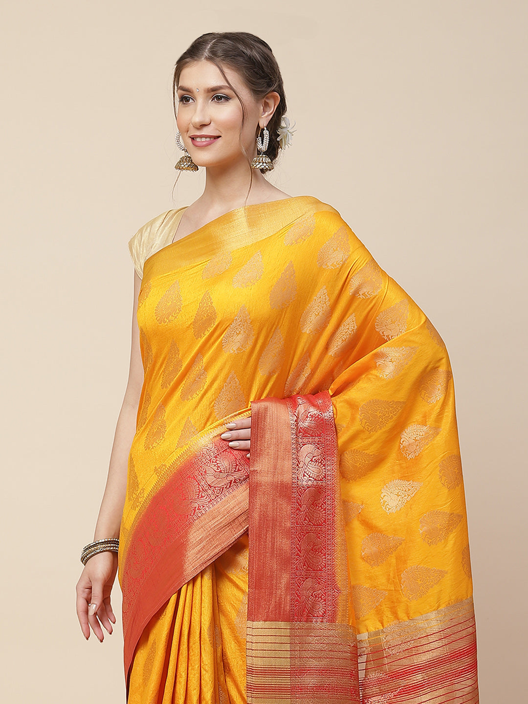 Zari Border Booti Art Handloom Woven Saree