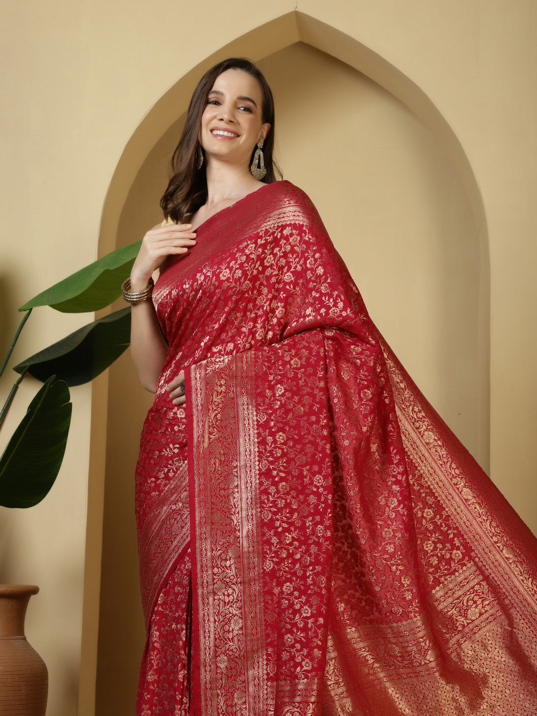 Zaari Jaal Crepe Saree