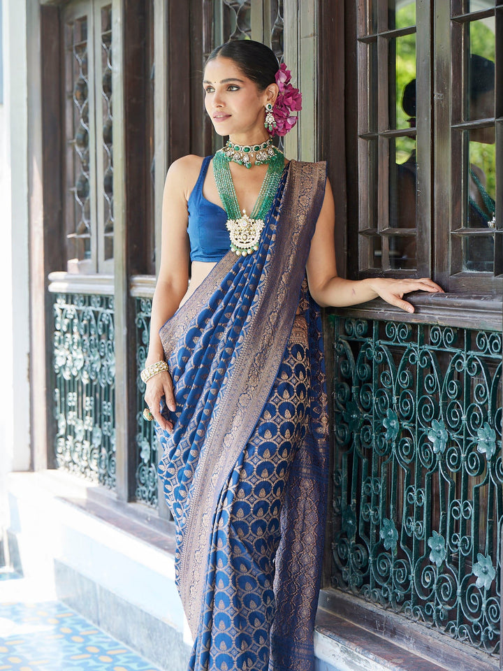 Antique Jaal Crepe Plain Saree