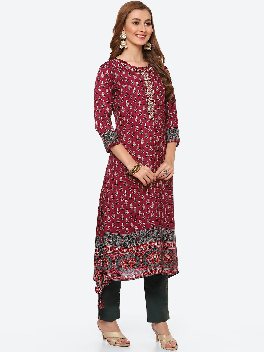 Printed Booti Cotton Kurta With Pant &amp; Chiffon Dupatta