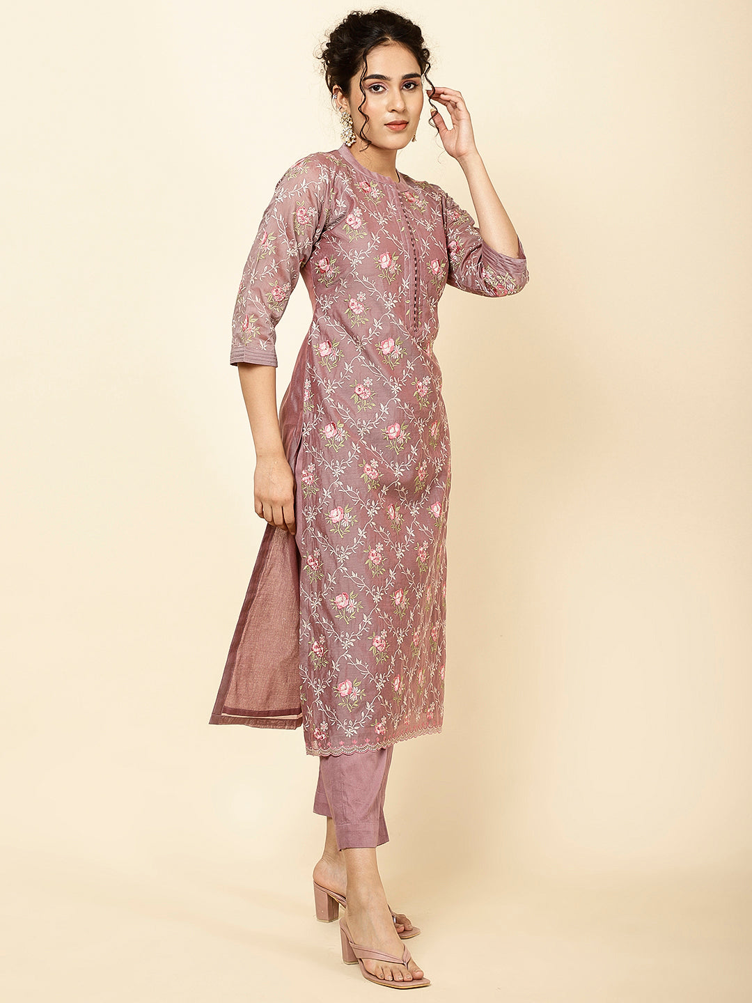 Embroidered Chanderi Kurta With Pants &amp; Dupatta